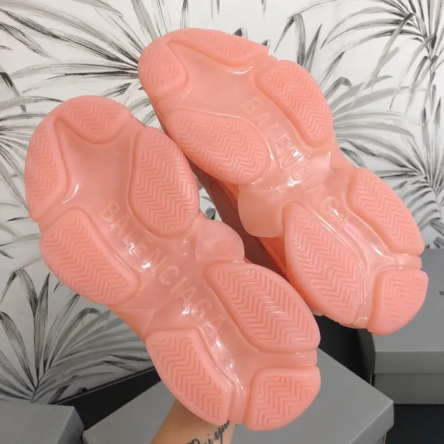 Balenciaga Triple S 粉色厚底运动鞋 3