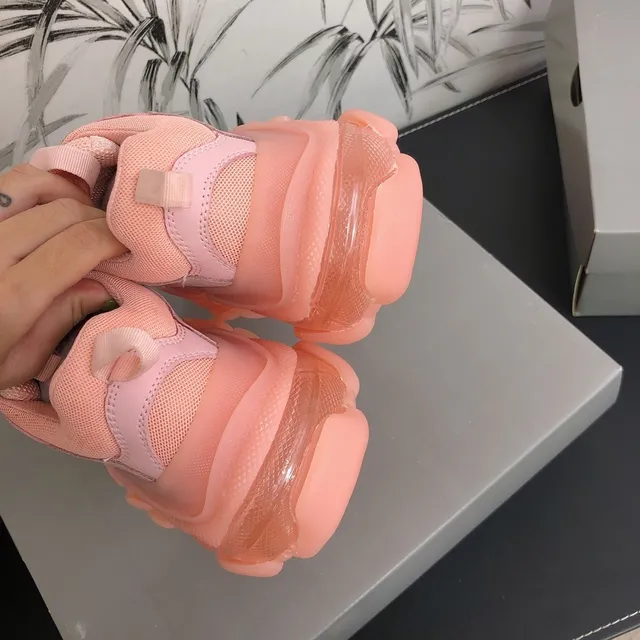 Balenciaga Triple S 粉色厚底运动鞋 4