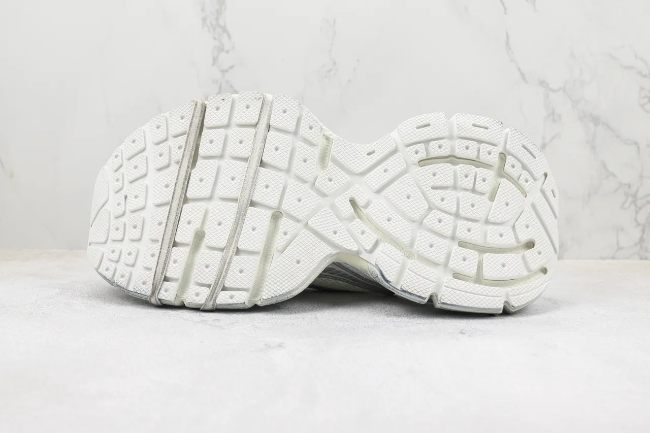 Balenciaga Chaussures Chunky semelle Honeycomb sculptée blanc gris mule slip-on 8