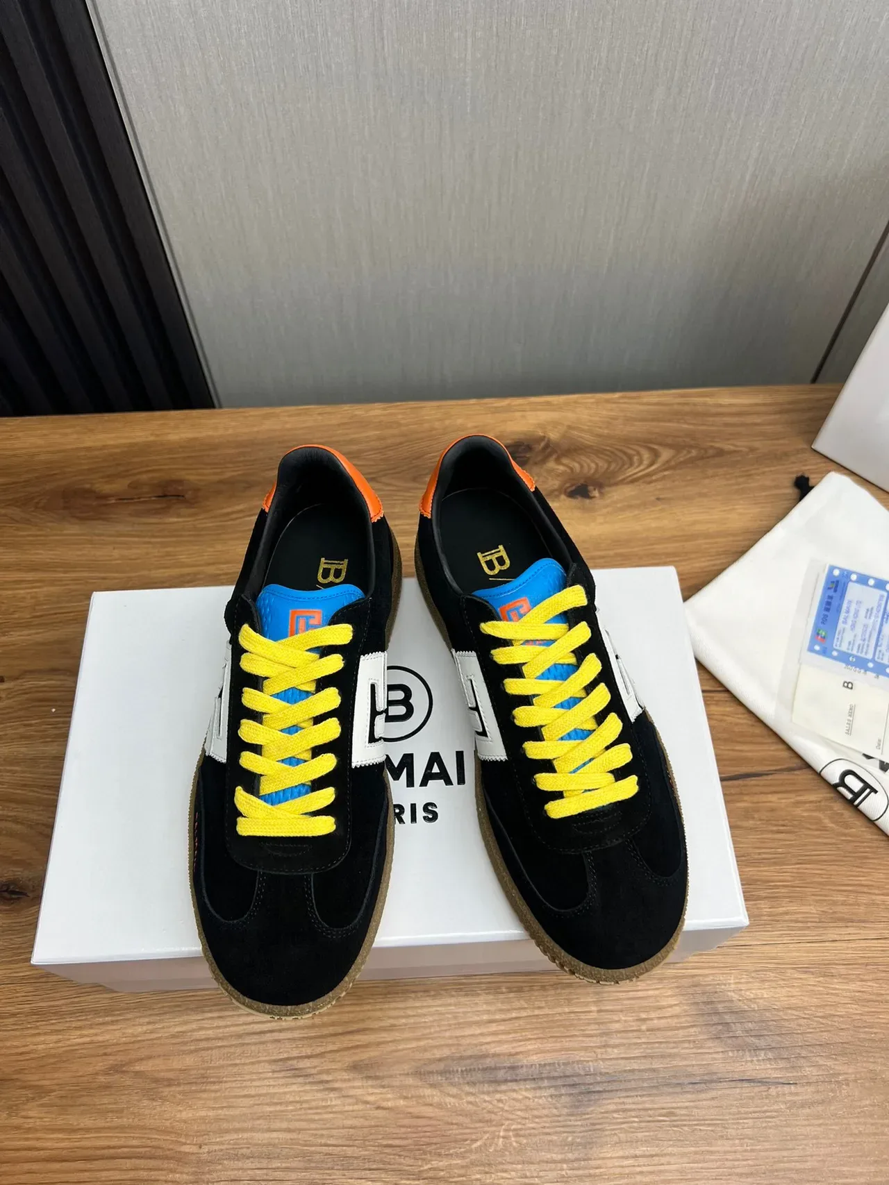 Balmain B-Court أسود أصفر برتقالي سويد أسلوب حياة سنيكرز 2