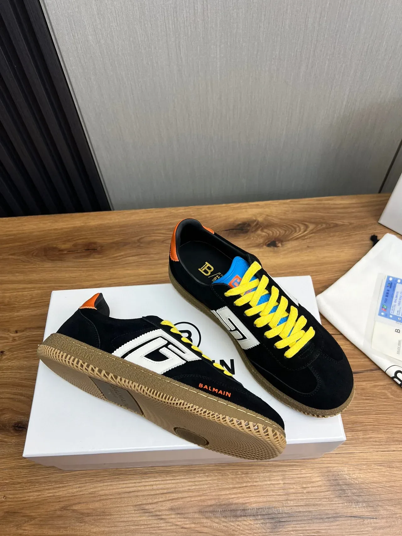 Balmain B-Court أسود أصفر برتقالي سويد أسلوب حياة سنيكرز 5