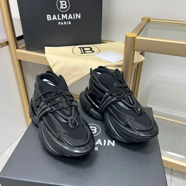 Balmain Sneakers Negros Monocromáticos Escultidos Suela Escalonada Gruesa 9