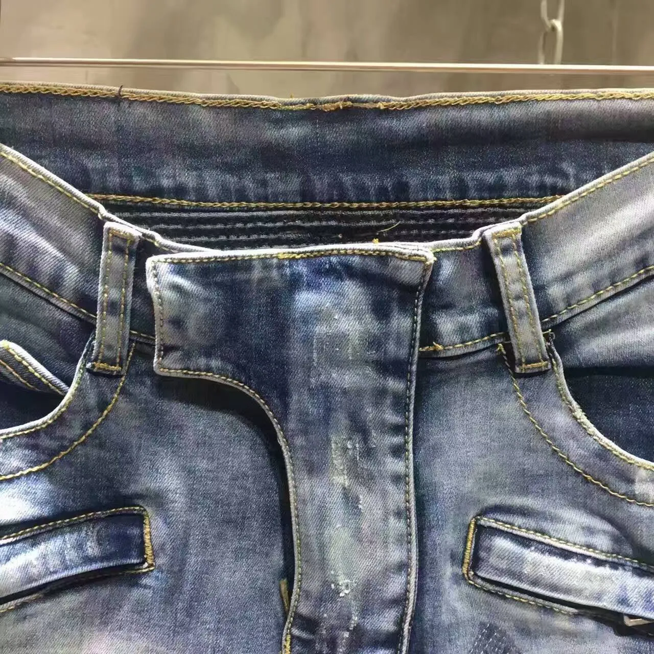 Balmain Jeans slim déchiré avec lavé moyen et ceinture côtelée 3