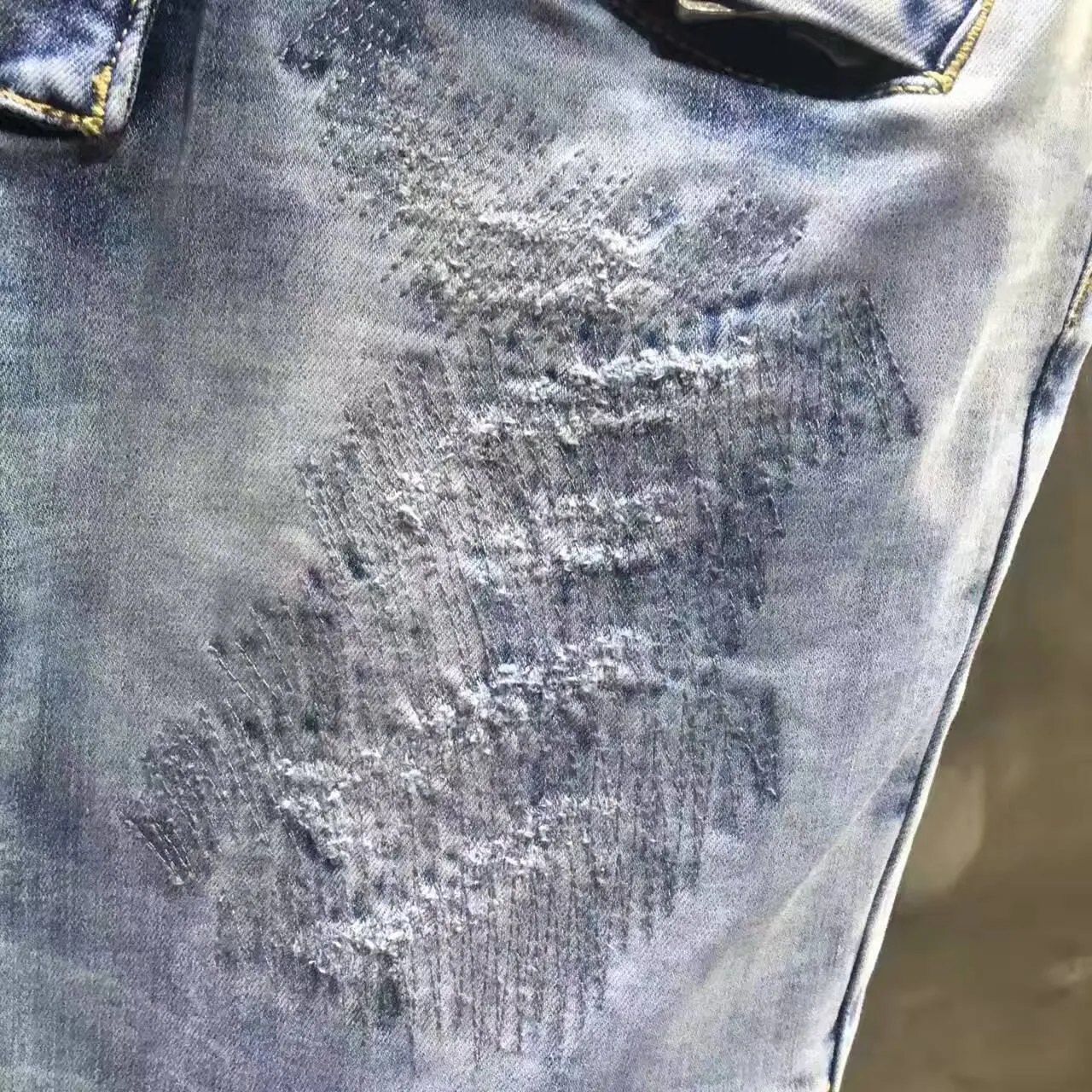 Balmain Jeans slim déchiré avec lavé moyen et ceinture côtelée 5