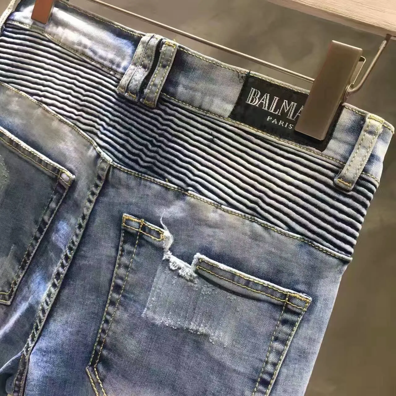 Balmain Jeans slim déchiré avec lavé moyen et ceinture côtelée 7