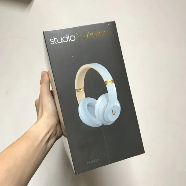 Beats Studio3 Wireless Over-Ear Headphones 13