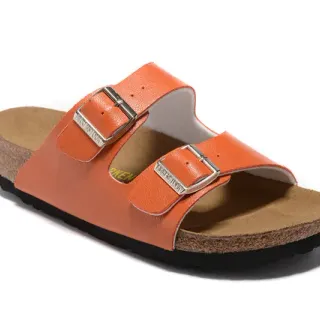 Birkenstock Arizona नारंगी दो पट्टियों वाली आरामदायक सैंडल