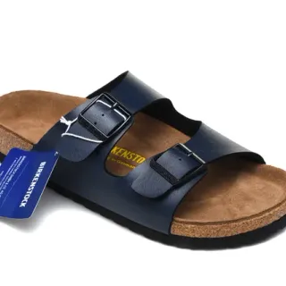 Birkenstock Navy Brown दो पट्टियों वाले बकल समायोज्य काजुअल सैंडल