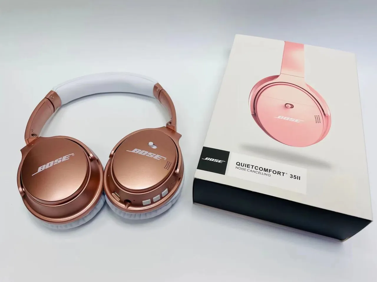 Bose QuietComfort गुलाबी सोना चौपार्श्वीय शोर नियंत्रण ओवर-यर हेडफोन्स 4