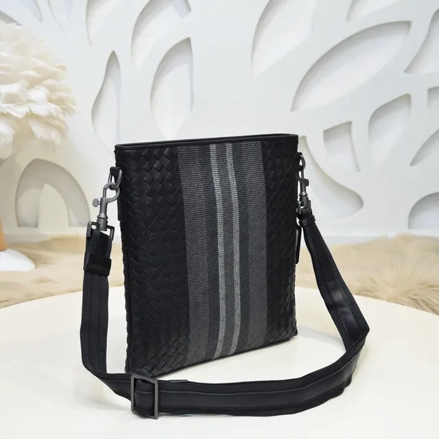 Bottega Veneta Cassette Bolsa cruzada negra gris a rayas de tejido 5