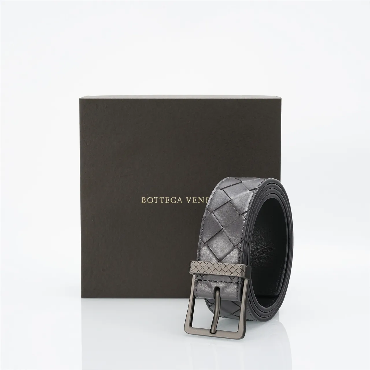 Bottega Veneta Cassette Intrecciato حزام جلد أسود 6