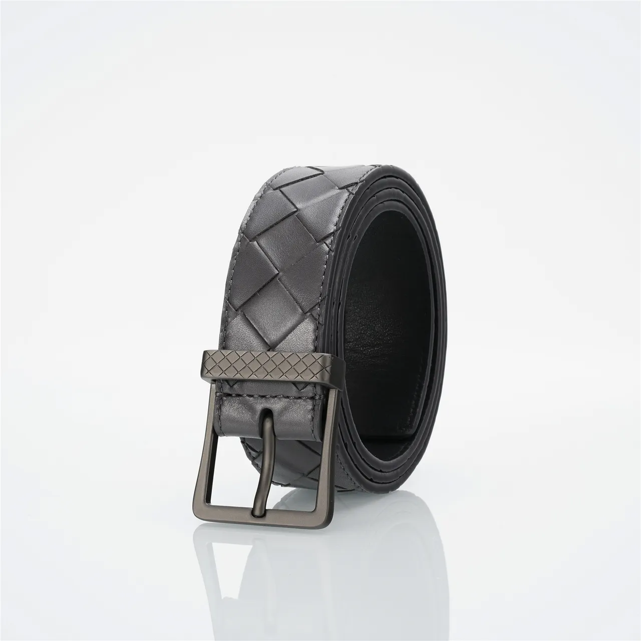 Bottega Veneta Cassette Intrecciato حزام جلد أسود 7