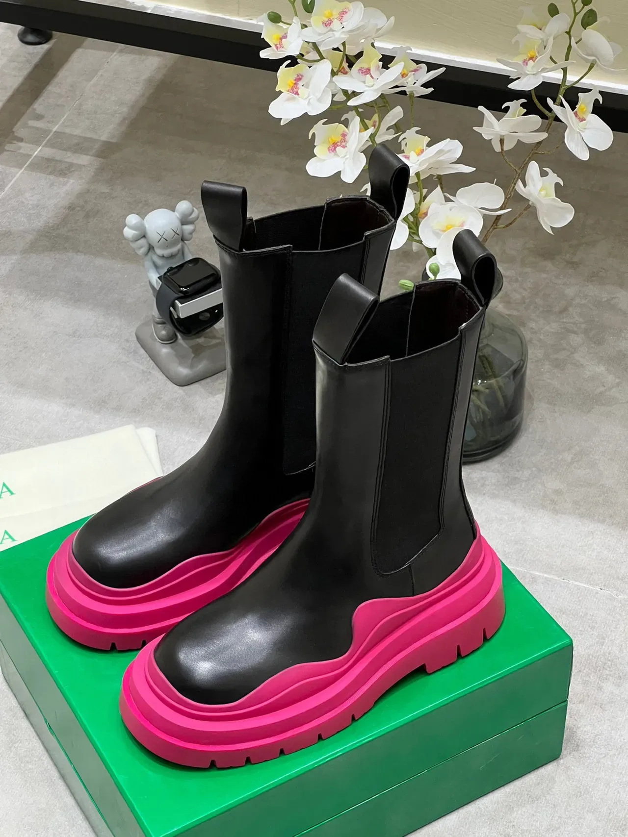 Bottega Veneta Le Cagole Black Pink Smooth Leather Vibrant Platform Sole Ankle Boots 2
