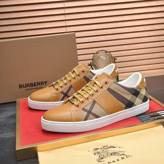 Burberry بيج بني بني جلد نوفا شيك قماش نمط حياة حذاء رياضي