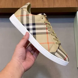 Burberry بيج أبيض House Check كانفاس لايف ستايل سنيكرز لوتوب