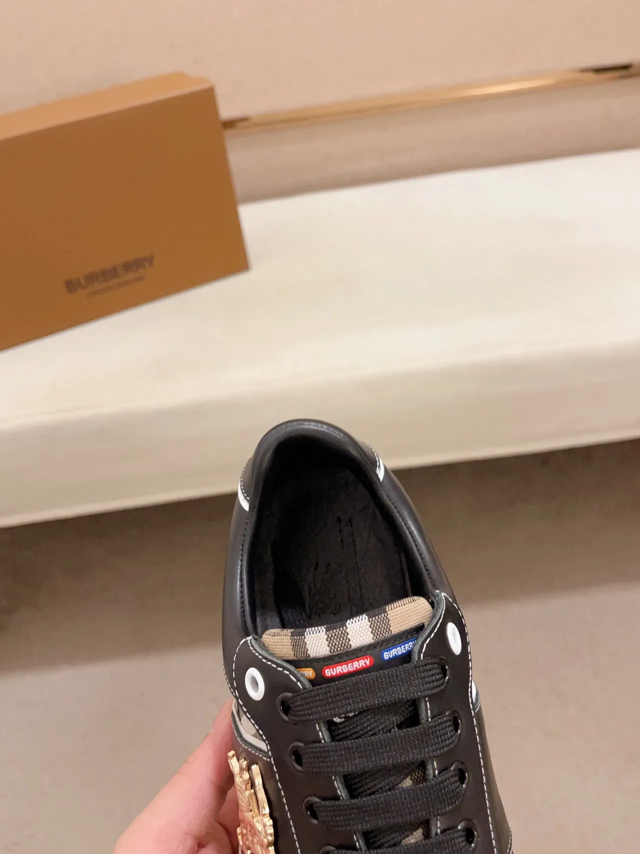 Burberry Negro Beige Cuero Y Panel De Casa Check Emblema Caballero Ecuestre Dorado Zapatillas Estilo De Vida 5
