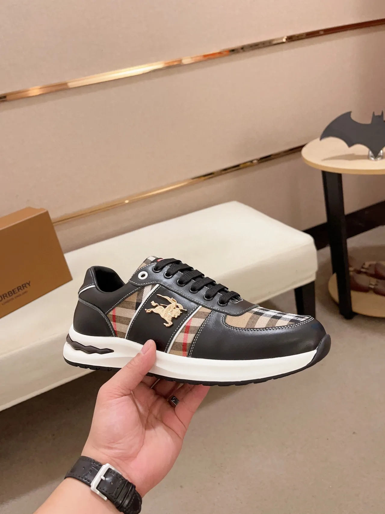 Burberry Negro Beige Cuero Y Panel De Casa Check Emblema Caballero Ecuestre Dorado Zapatillas Estilo De Vida 7