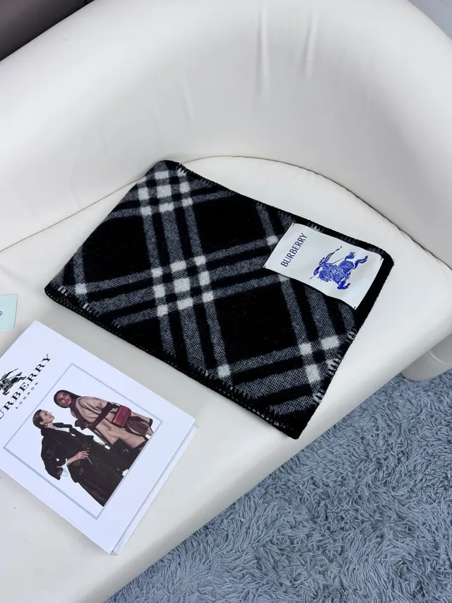Burberry Negro Blanco Oversized Patrón de Cuadros Gradiente Tonal Weave Cashmere Bufanda 5
