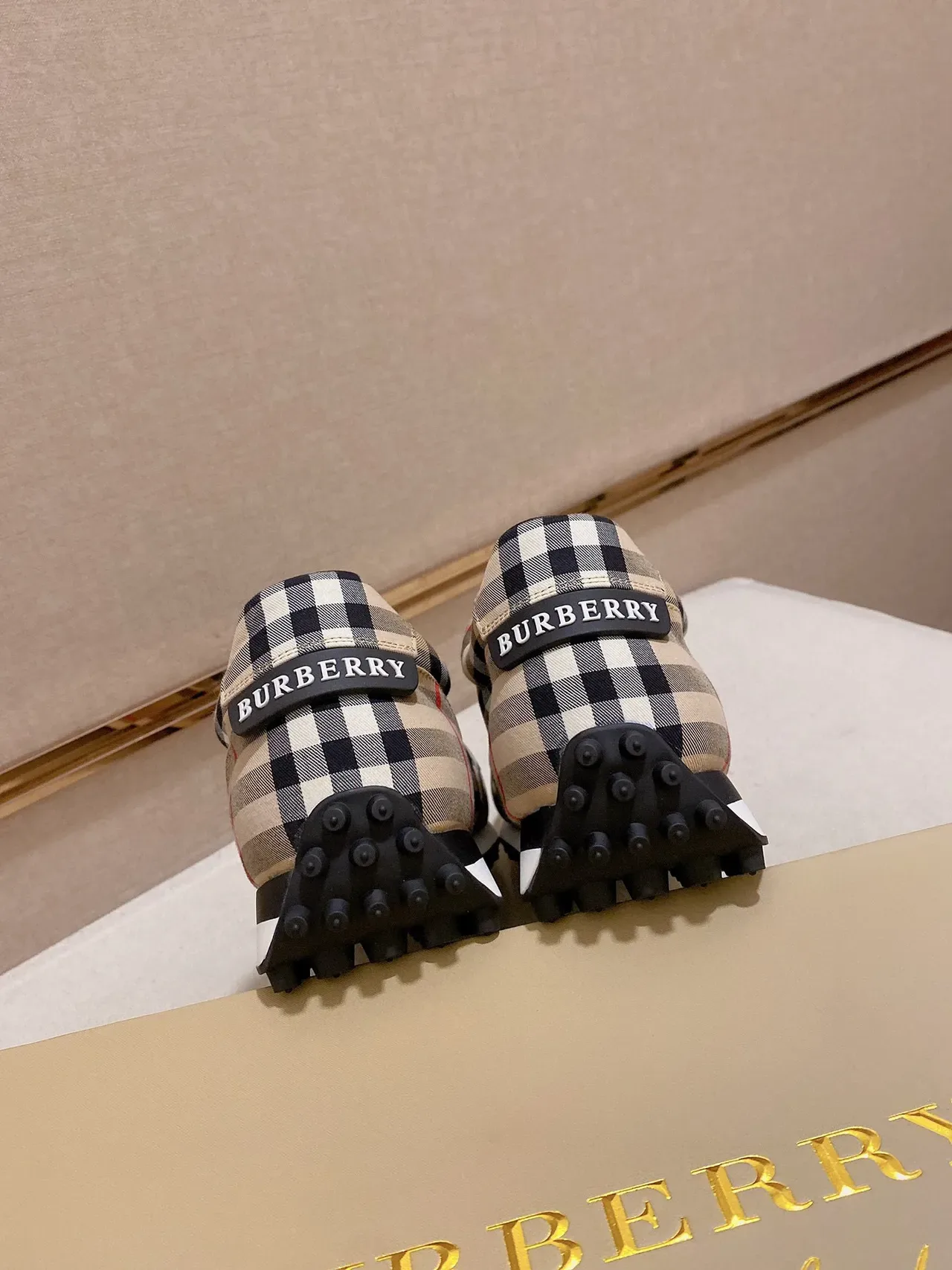 Burberry نمط الشيك low-top أسلوب الحياة أحذية رياضية 2