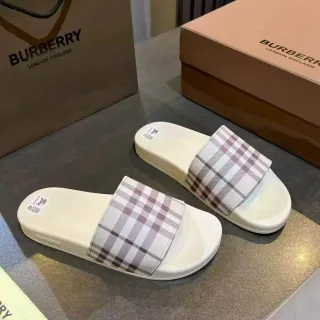 Burberry House Check Slide Slippers