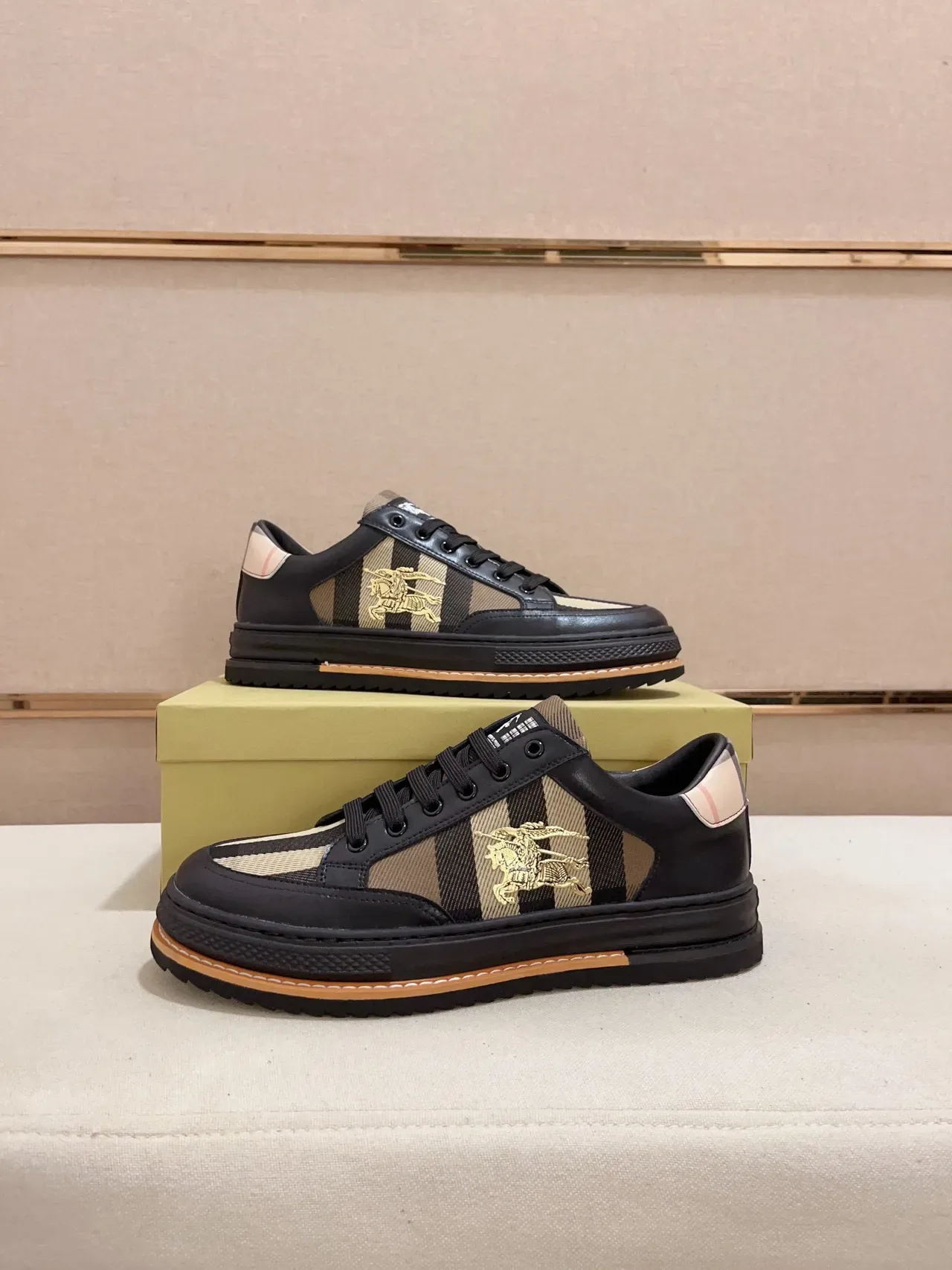 Burberry Knight Black Beige Low-Top Mixed-Material Lifestyle Sneakers 4