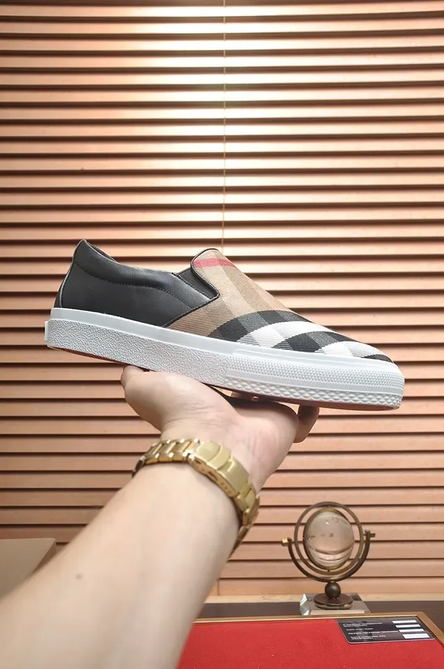Burberry নাইট চেক প্রিন্ট স্লিপ-অন লাইফস্টাইল স্নিকার্স 4