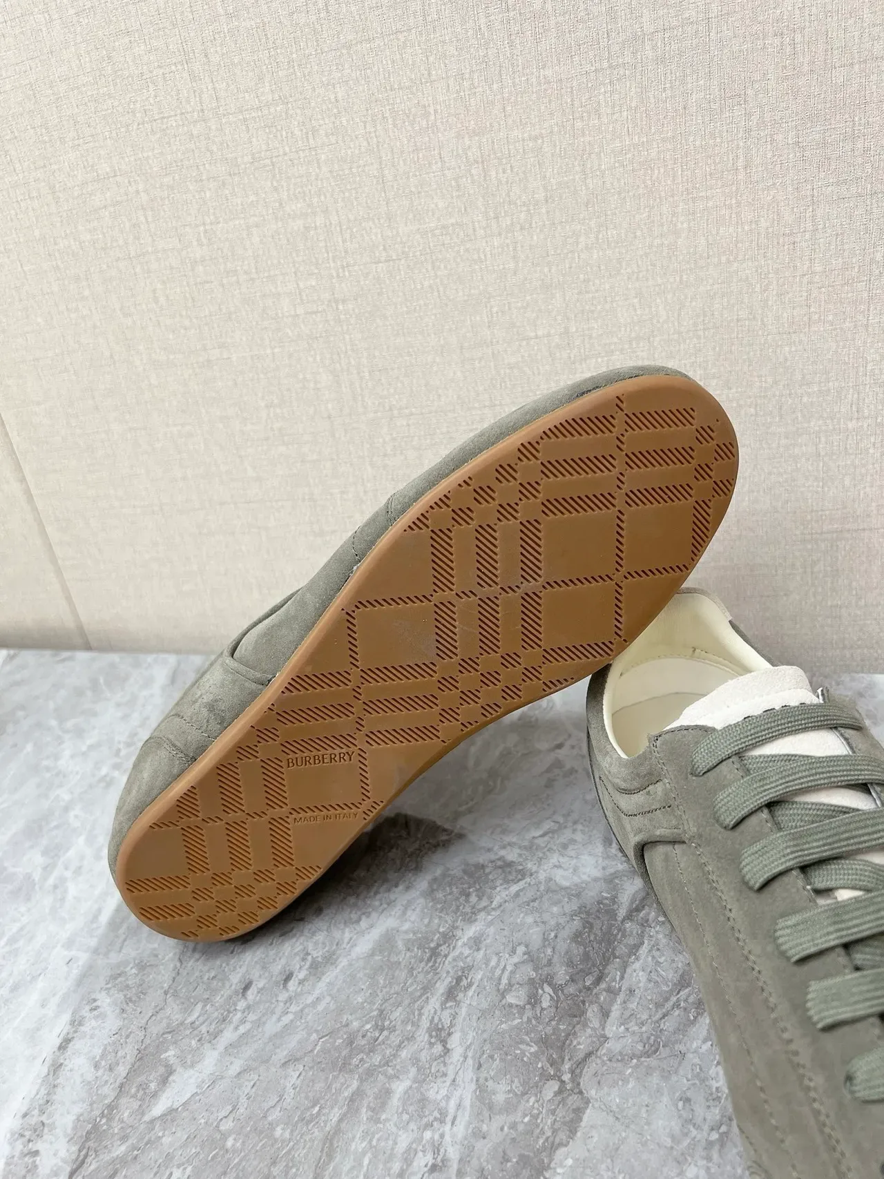Burberry Knight Sneakers Lifestyle Daim Vert Olive 2