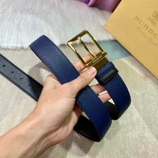 Burberry Knight Reversible Pebbled Leather Belt