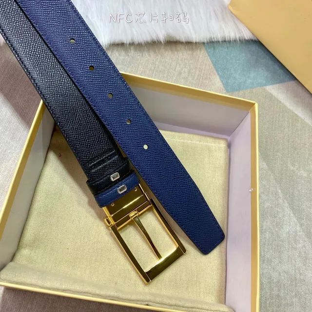 Burberry Knight Ceinture de cuir grainé réversible 7