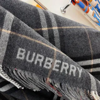 Burberry Logo Check Cachecol de Cashmere Cinza Carvão