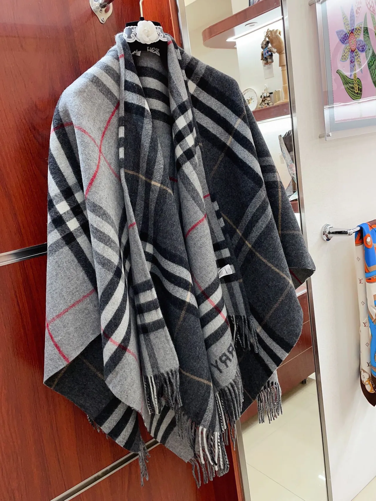 Burberry Logo Check Cachecol de Cashmere Cinza Carvão 5