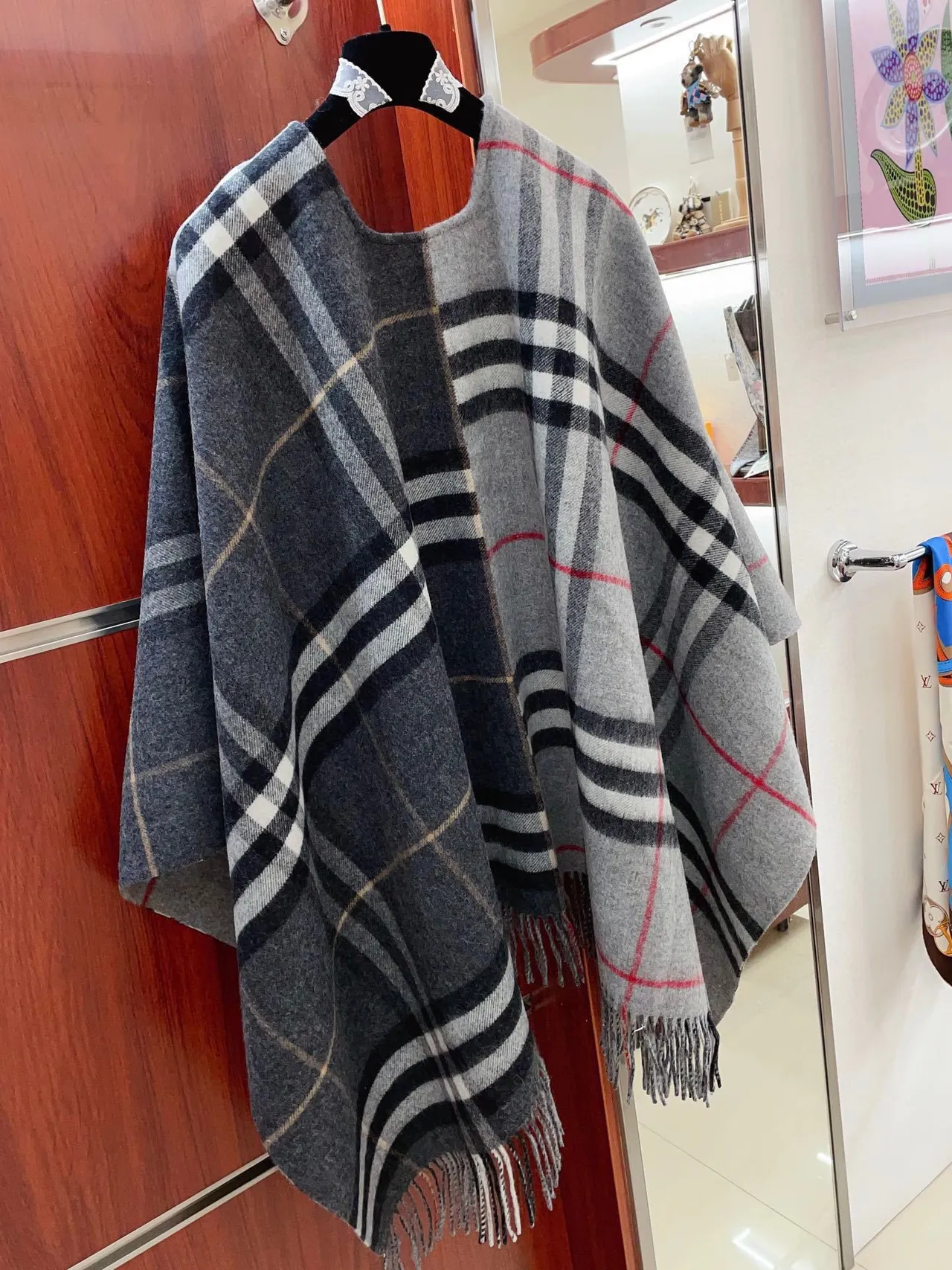 Burberry Logo Check Cachecol de Cashmere Cinza Carvão 6