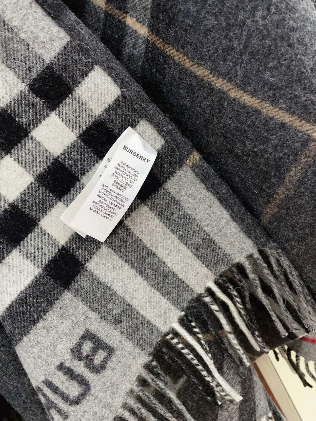 Burberry Logo Check Cachecol de Cashmere Cinza Carvão 9
