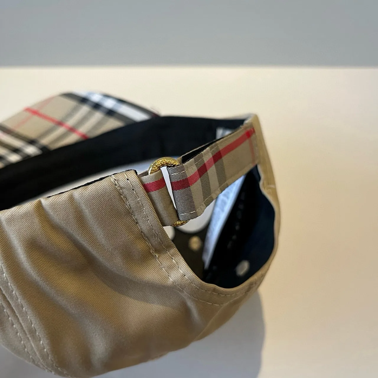 Burberry Monogram 米色刺绣棒球帽 4