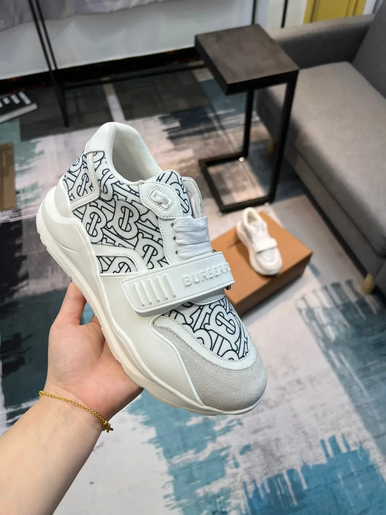 Burberry Runner أبيض أسود مطبوعة مونوغرام إغلاق حزام علوي أحذية رياضية نمط حياة 6