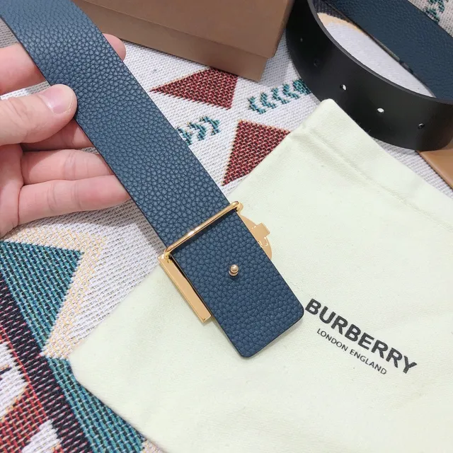 Burberry TB 黑色金色光滑印花扣头皮革腰带 5