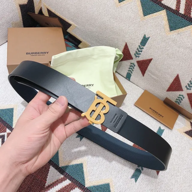 Burberry TB 黑色金色光滑印花扣头皮革腰带 8