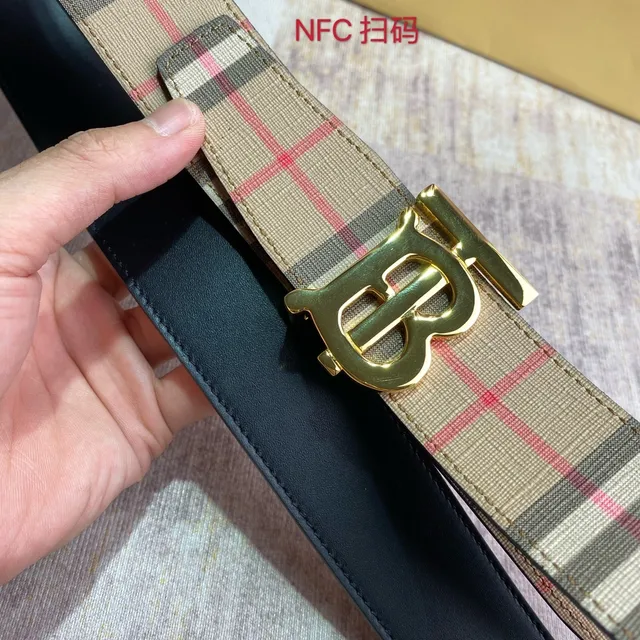 Burberry TB حزام كانفاس بمونوغرام مربعات 4