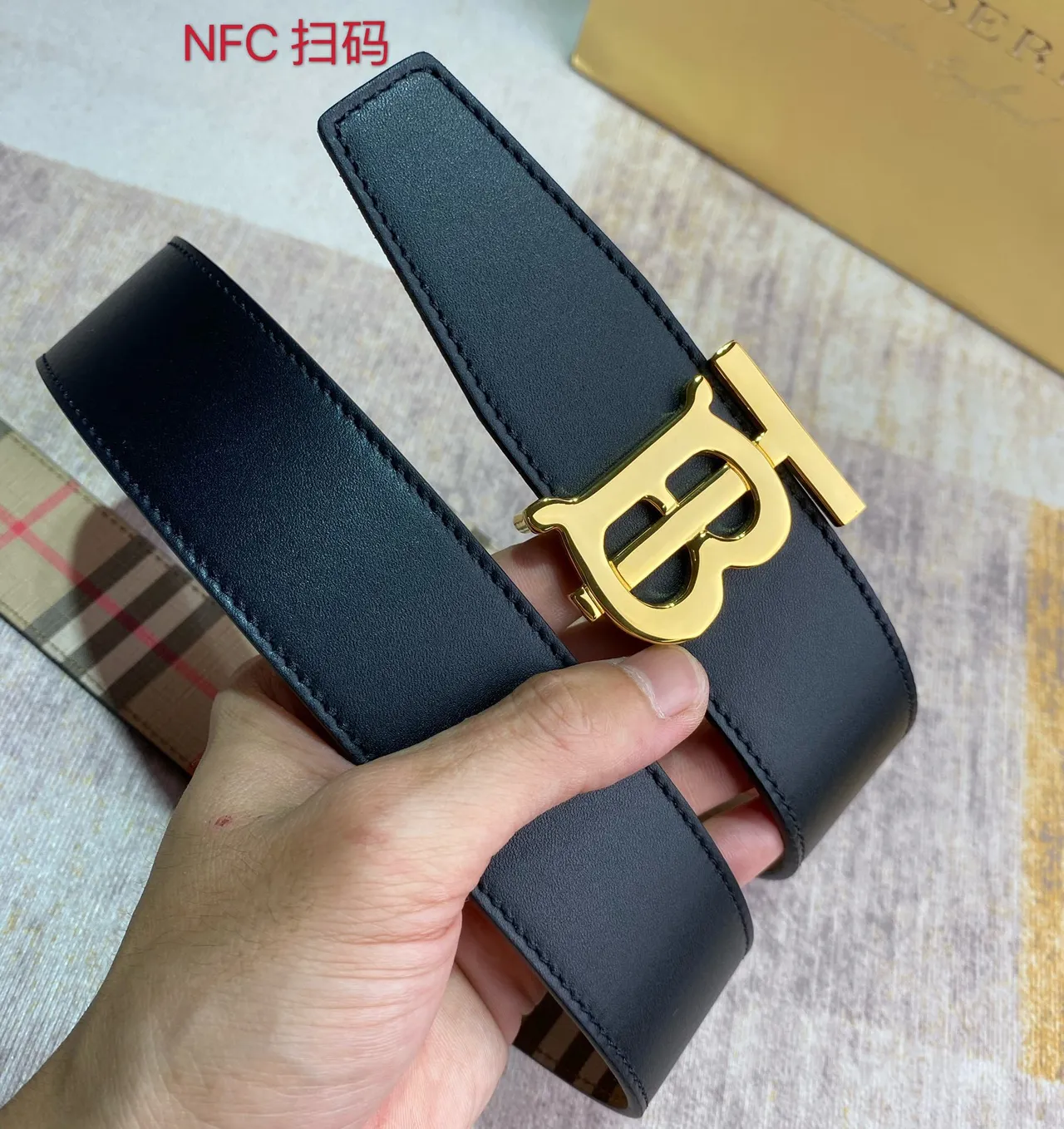 Burberry TB حزام كانفاس بمونوغرام مربعات 6