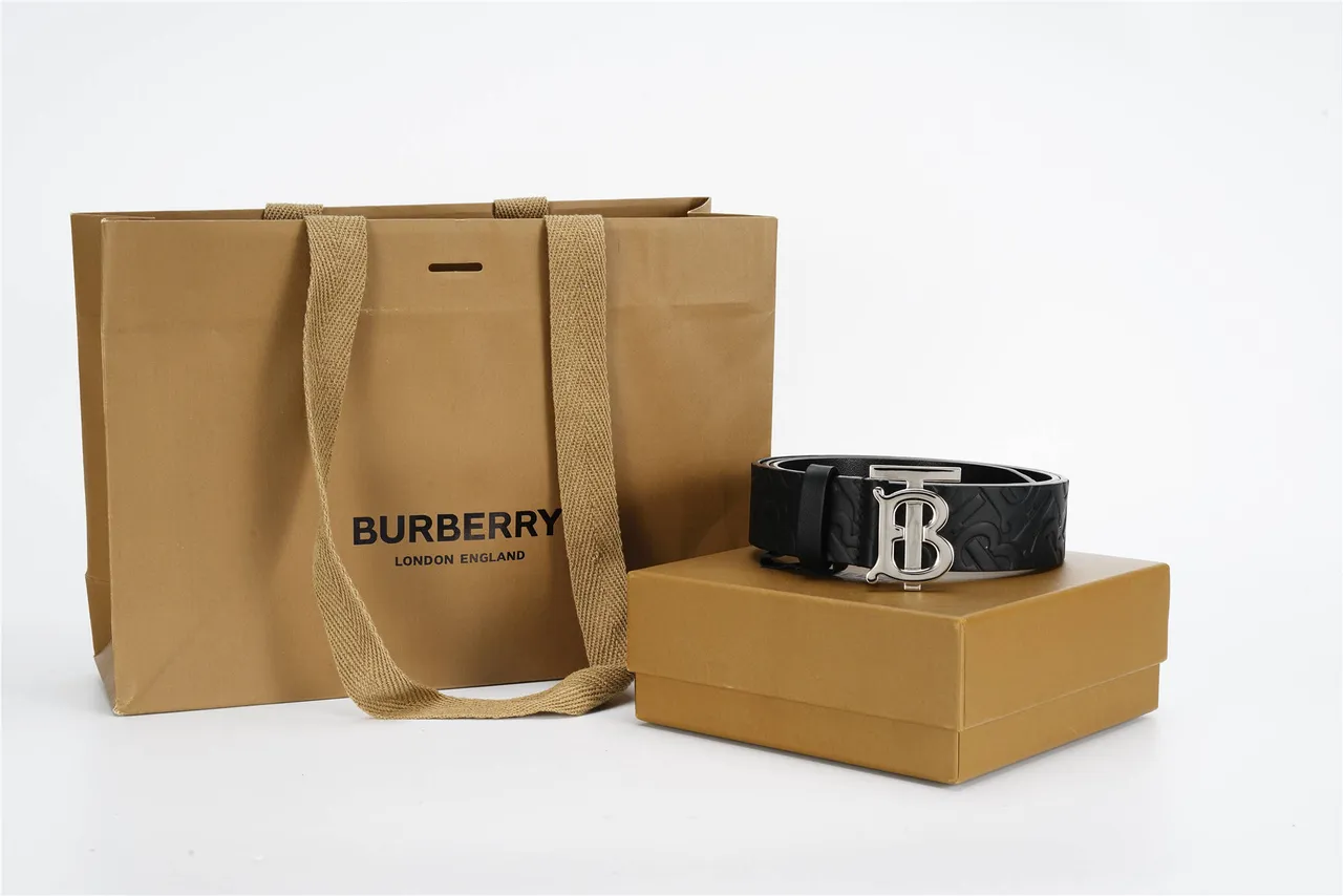 Burberry TB Monogram Cinturón de cuero negro estampado 6