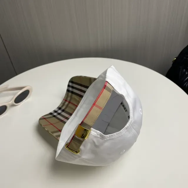 Burberry Branco Bege Boné Estruturado Seis Painéis Bordado Monogram 4
