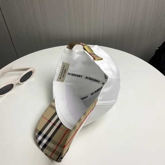 Burberry Branco Bege Boné Estruturado Seis Painéis Bordado Monogram 5