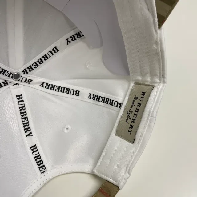 Burberry Branco Bege Boné Estruturado Seis Painéis Bordado Monogram 8