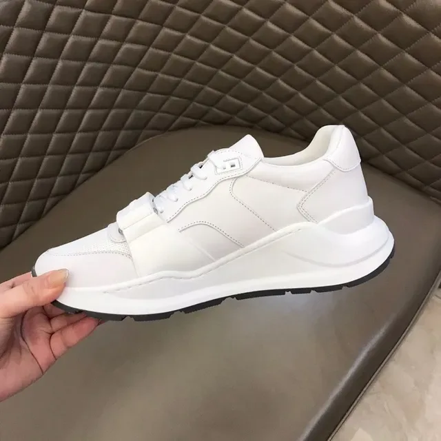 Burberry Blanco Negro Cuero y Malla Superior Letra Lateral Bold Estilo de Vida Sneakers 2
