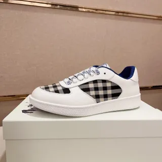 Burberry White Navy Low-Top Check-Panel Lifestyle Sneakers