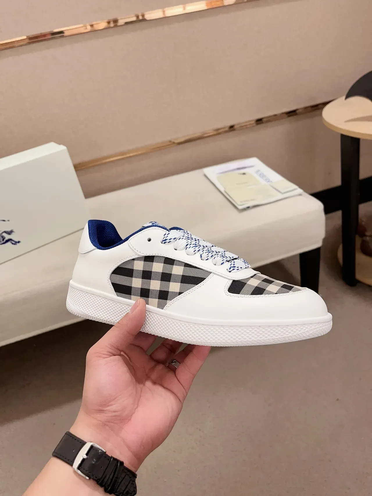 Burberry Branco e Marinho Low-Top Painel Xadrez Sneakers Lifestyle 4