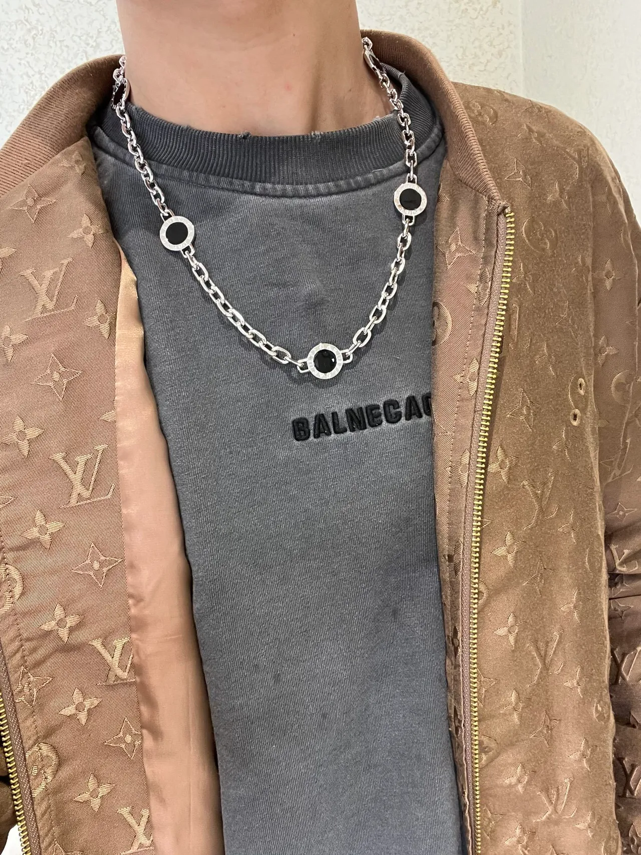 Bvlgari B.zero1 قلادة كابوشون أسود من خمسة أحجار 2