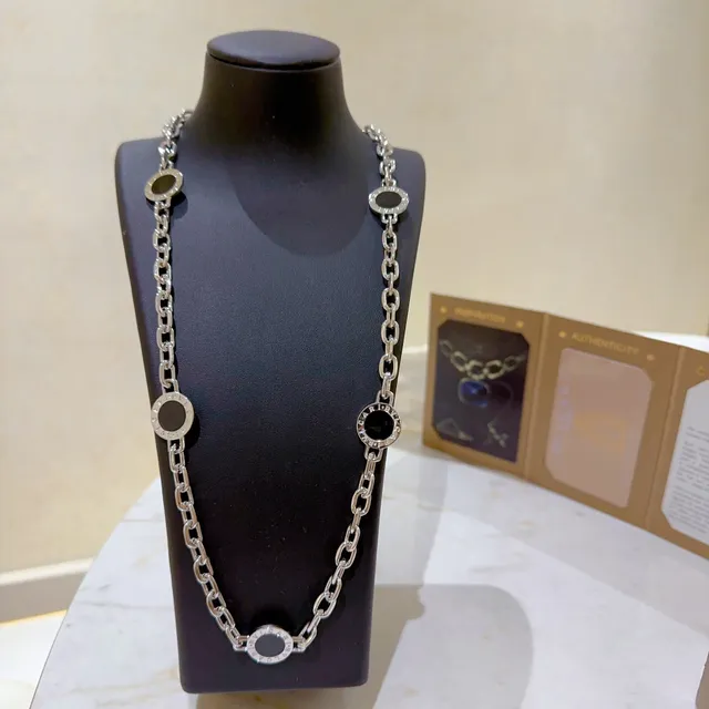 Bvlgari B.zero1 قلادة كابوشون أسود من خمسة أحجار 4