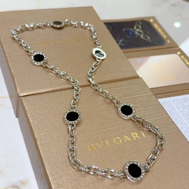 Bvlgari B.zero1 قلادة كابوشون أسود من خمسة أحجار 6