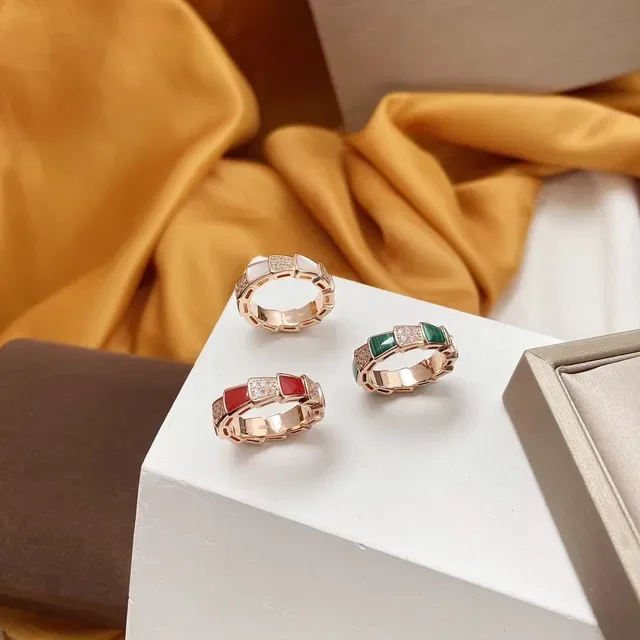 Bvlgari B.zero1 Bague en Or Multicolore à Bande Hexagonale Segmentée avec Pierres Pavé-Set 7